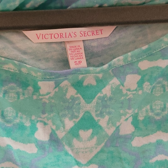 2 Victoria secret dresses 👗 body hugging 🤗 - Picture 3 of 10